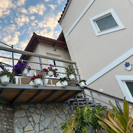 Amazing Familiar Apartments And Rooms Sarandë Buitenkant foto